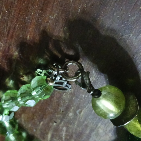 Handmade Green Beaded Bracelet with Lotus Charm - Picture 4 of 4